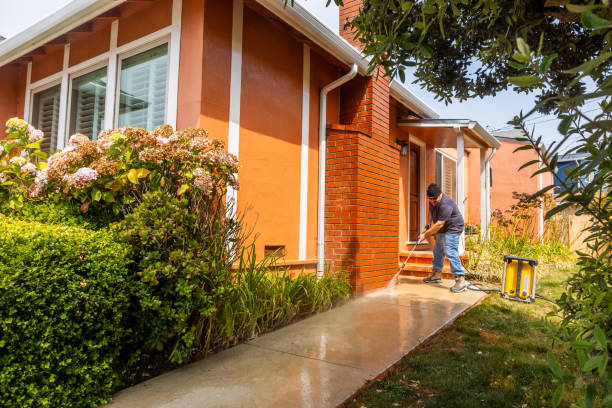 Best Sidewalk Pressure Washing  in Lindsay, CA