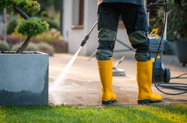 Why Choose Our Certified Pressure Washing Experts for Your Project Needs in Lindsay, CA?